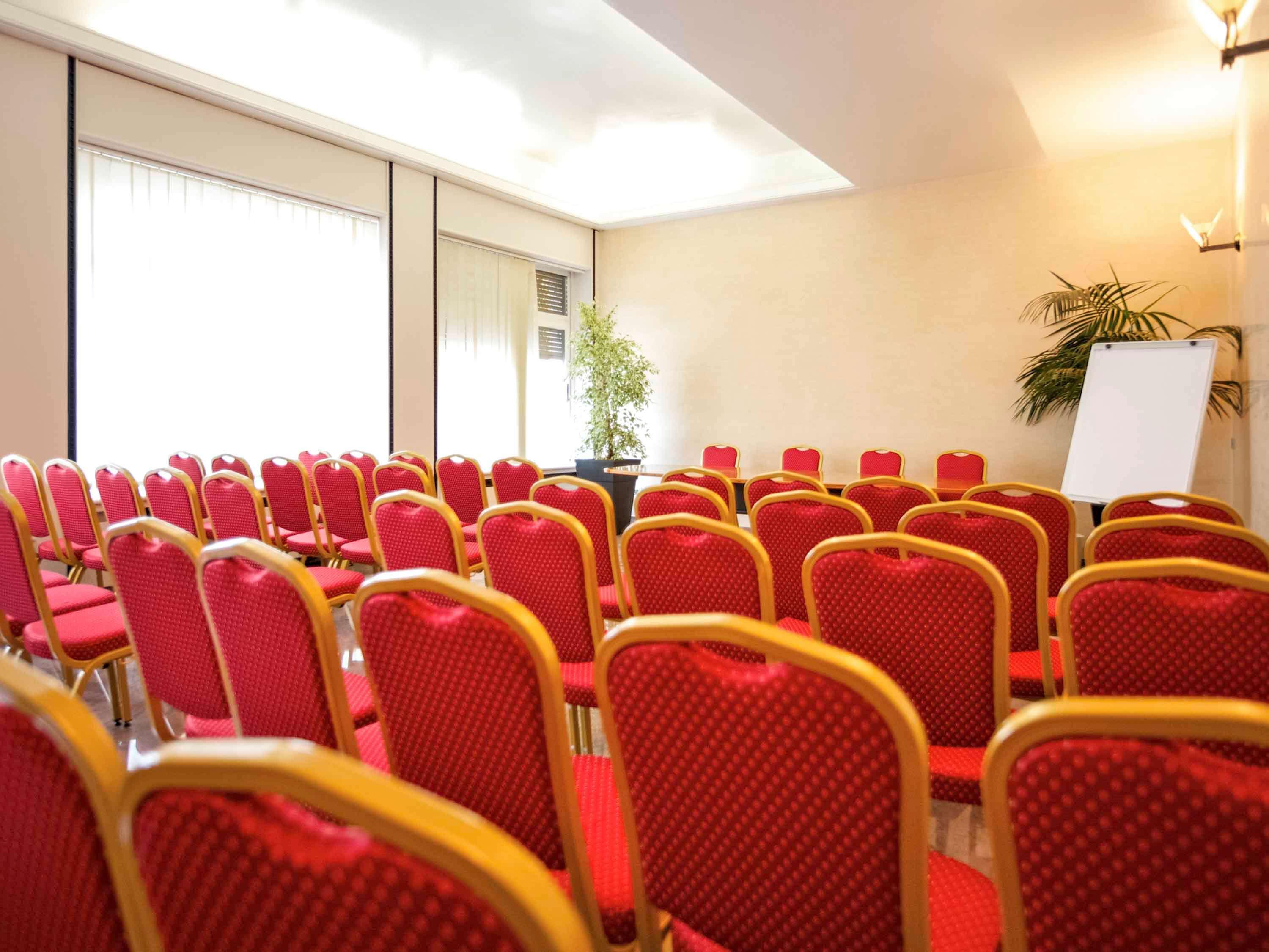 Ibis Styles Parma Toscanini Ngoại thất bức ảnh