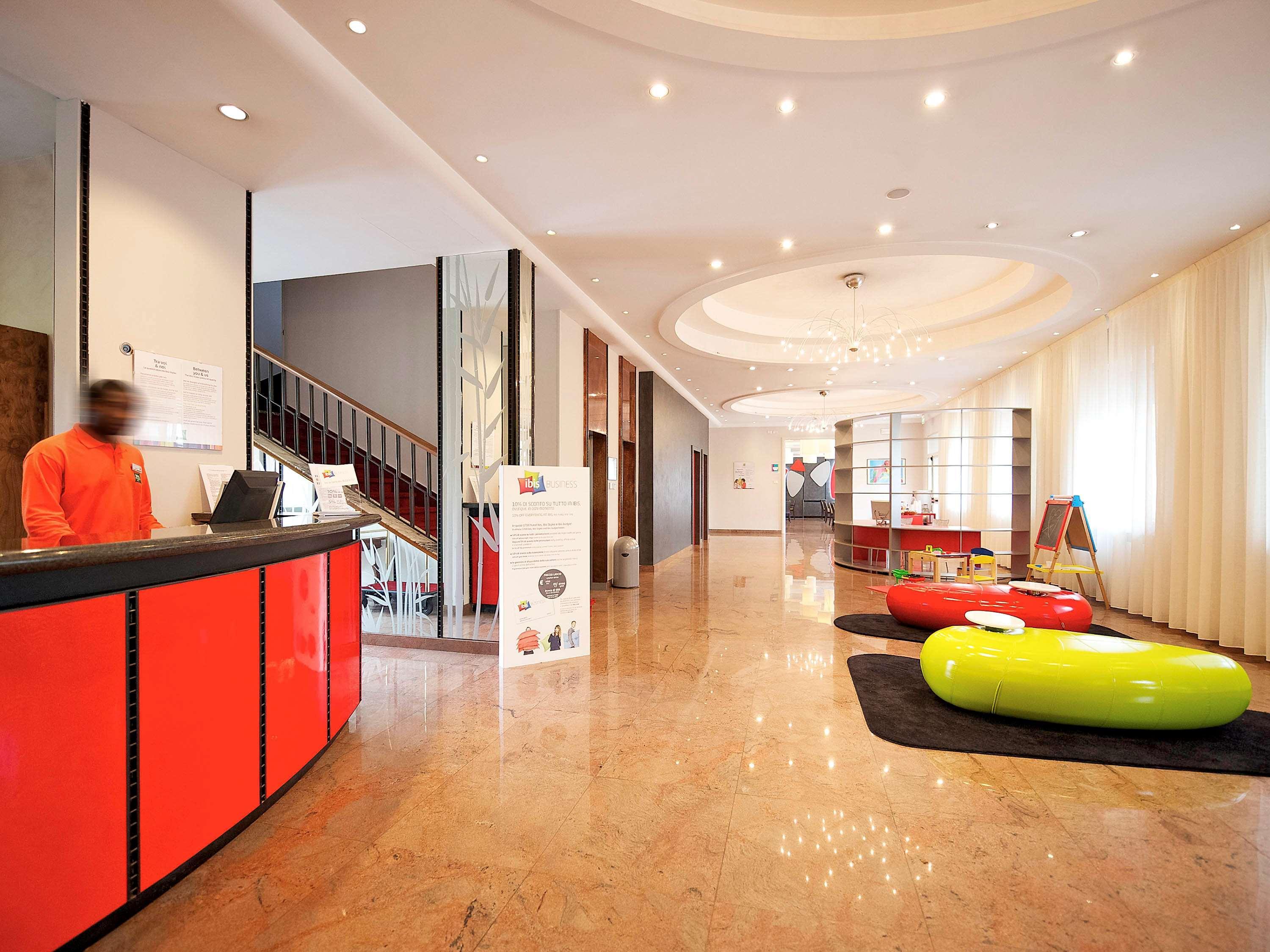 Ibis Styles Parma Toscanini Ngoại thất bức ảnh