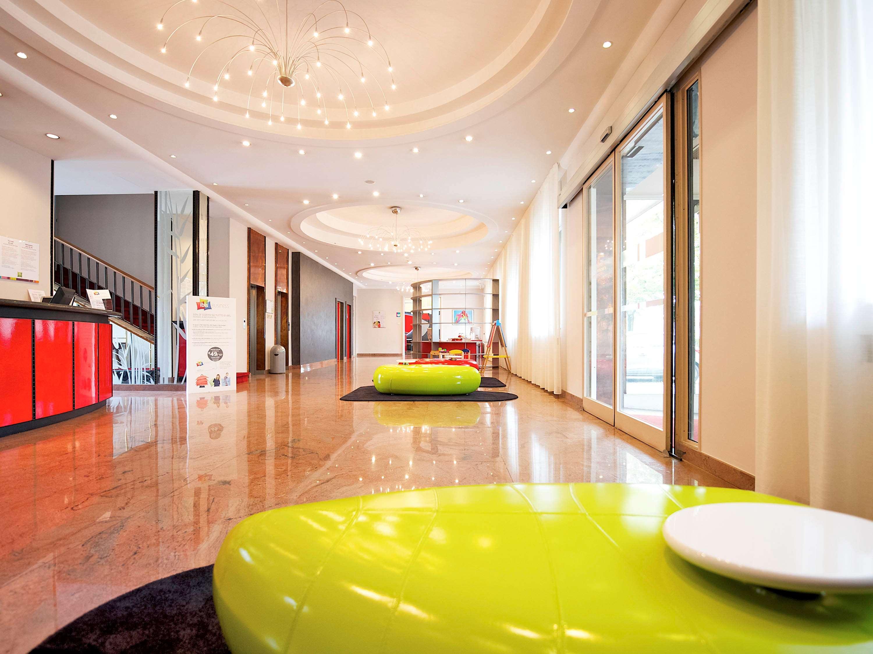 Ibis Styles Parma Toscanini Ngoại thất bức ảnh