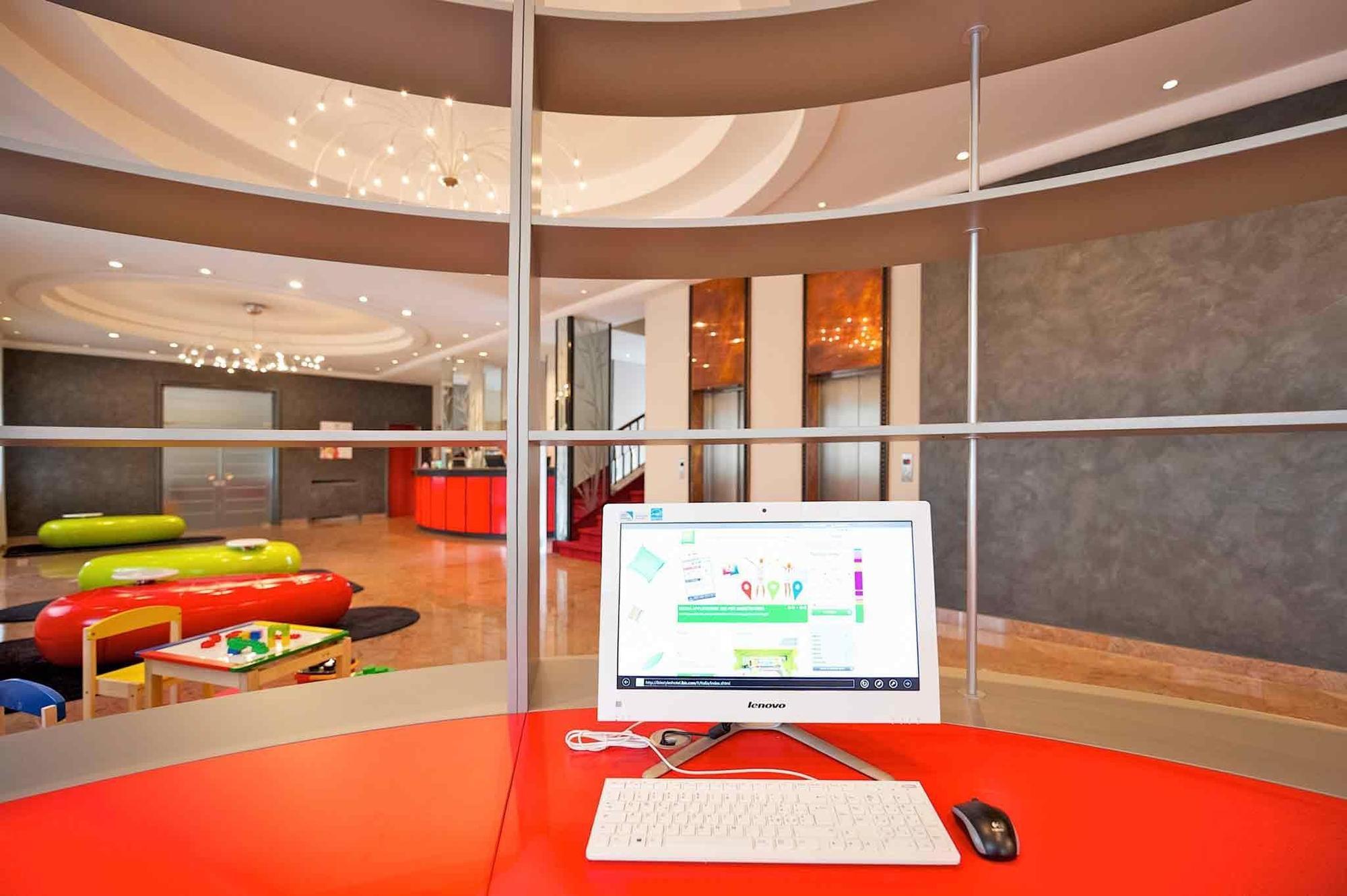 Ibis Styles Parma Toscanini Ngoại thất bức ảnh