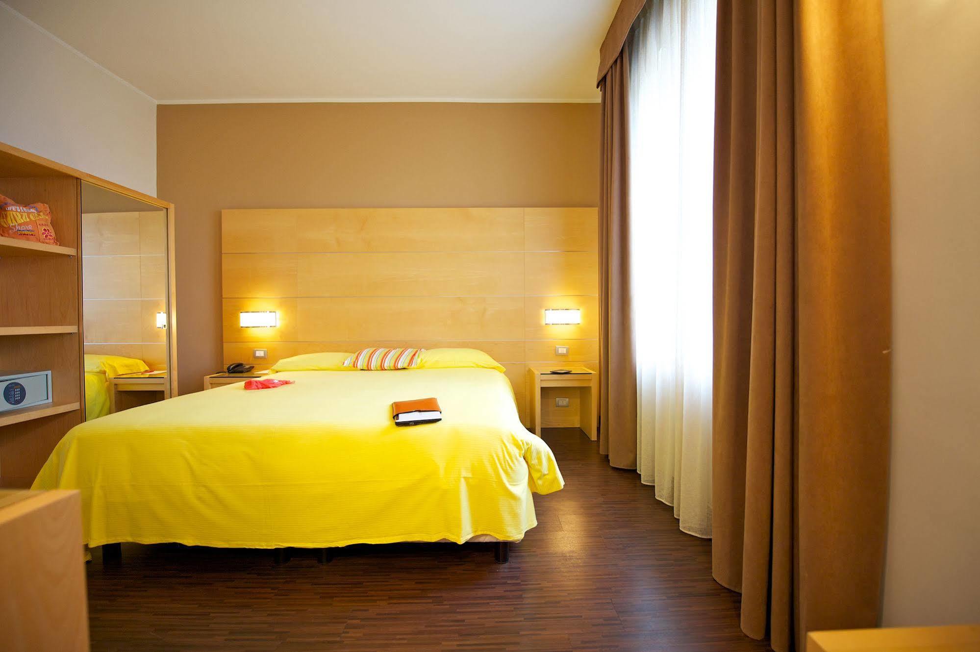 Ibis Styles Parma Toscanini Ngoại thất bức ảnh